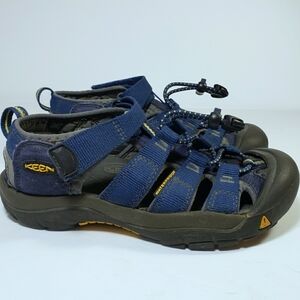 Keen Newport H2 Water Shoes Trail and Hiking Sandals
